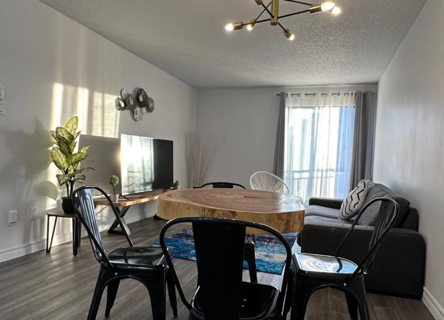 The FIVE Apartment Montreal